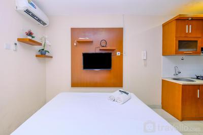Apartemen Cinere Bellevue Suites - Cozy Living Studio Room at Cinere Bellevue Suites Apartment By Travelio