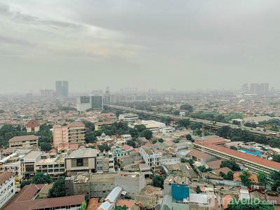 Apartemen Green Pramuka City - Nice and Spacious 2BR Apartment at Green Pramuka City By Travelio