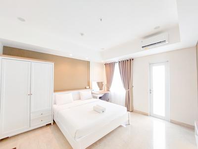 Comfortable Studio at Podomoro City Deli Medan Apartment By Travelio