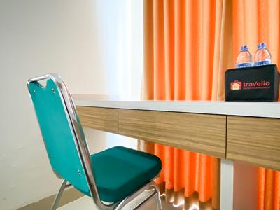 Apartemen Grand Dhika City - Simply Look Studio at Grand Dhika City Apartment By Travelio
