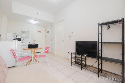 Apartemen Springlake Summarecon Bekasi - Nice and Comfort 2BR at Springlake Summarecon Bekasi Apartment By Travelio