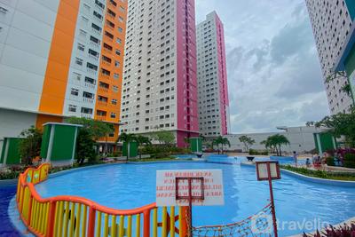 Apartemen Green Pramuka City - Comfy and Well Furnished 2BR at Green Pramuka City Apartment By Travelio