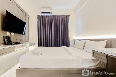 Studio Apartment with Simply Look at Sky House BSD near AEON By Travelio