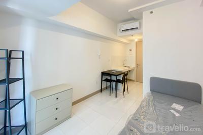 Apartemen Tokyo Riverside PIK 2 - Studio Semi Furnished with AC at 26th Floor Tokyo Riverside PIK 2 Apartment By Travelio