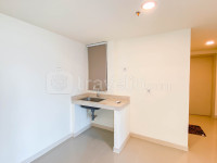 Apartemen Meikarta District 1 - Spacious Unfurnished 3BR with AC at Meikarta Apartment By Travelio
