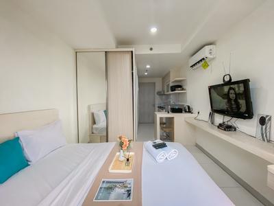 Apartemen Azalea Suites - Modern Look and Restful Studio at Azalea Suites Apartment By Travelio