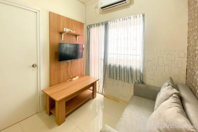 Apartemen Green Pramuka City - Comfy and Well Furnished 2BR at Green Pramuka City Apartment By Travelio