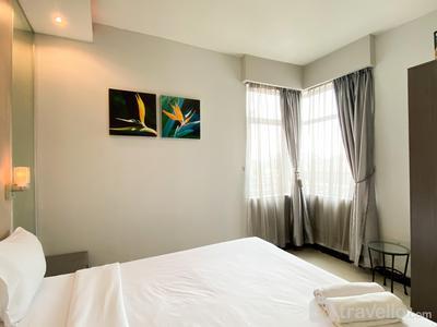 Apartemen Crown Court Executive Condominium - Homey 2BR Apartment Crown Court Executive Condominium By Travelio