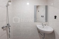 Apartemen Parkland Avenue - Simple Neutral Toned Studio Room at Parkland Avenue Apartment By Travelio