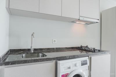 Apartemen Green Sedayu - Unfurnished Studio with AC 16th Floor Green Sedayu Apartment By Travelio