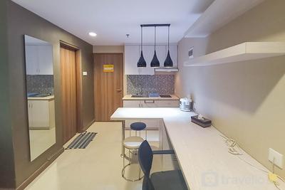 Hotel dan Apartemen Student Park - Elegant and Cozy Studio Student Park Apartment By Travelio