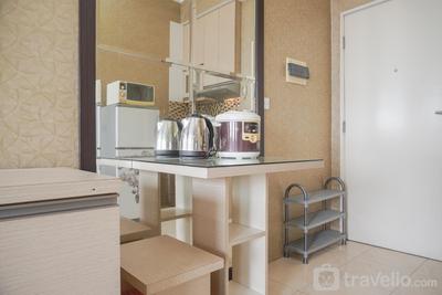 Apartemen Seasons City Latumenten - Best Price and Homey Studio Apartment Seasons City By Travelio