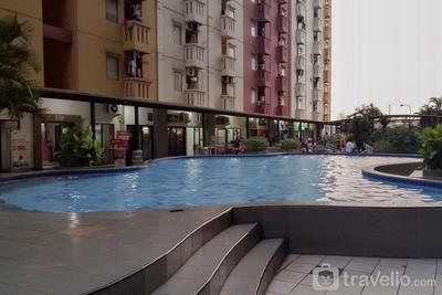 Apartemen Casablanca East Residence - Pool View 1BR Apartment at Casablanca East Residences By Travelio