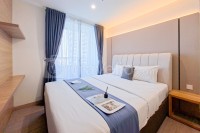 Modern Look Studio at Collins Boulevard Apartment By Travelio