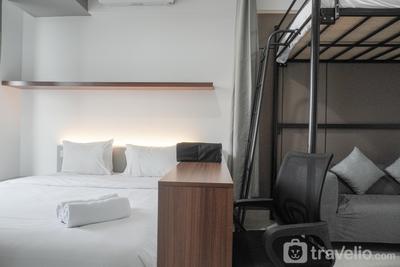 Apartemen West Vista - Comfort and Warm Studio Room at West Vista Apartment By Travelio