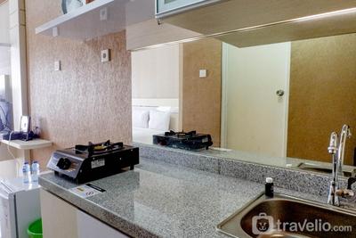 Apartemen Pavilion Permata - Modern Studio at Pavilion Permata Apartment Near Exit Tol By Travelio
