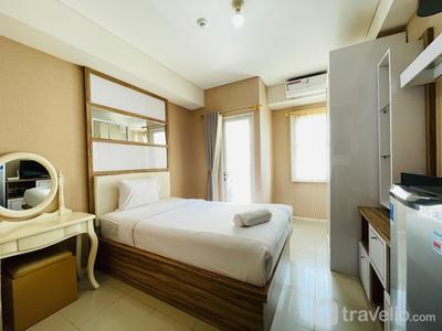 Spacious Studio Room Apartment at Parahyangan Residence By Travelio