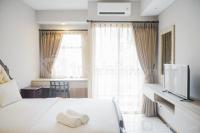 Relaxing and Tidy Studio Apartment at Ayodhya Residence Tangerang By Travelio