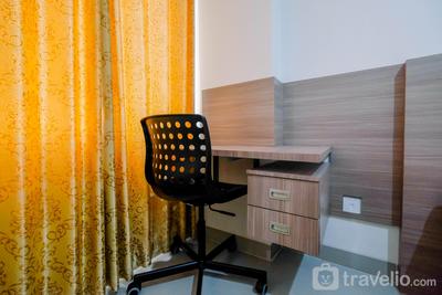 Apartemen Grand Dhika City Jatiwarna - Stylish and Posh Studio Grand Dhika City Apartment By Travelio