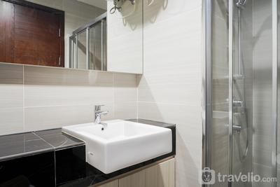 Apartemen West Vista - Relax and Comfy with Pool View at Studio West Vista Apartment By Travelio