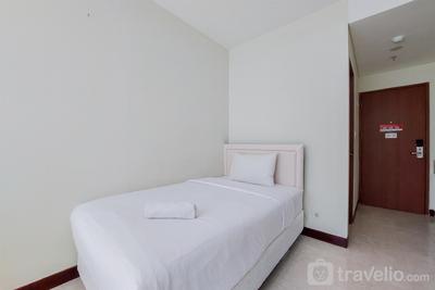 Apartemen B Residence - Good Price and Homey Studio Apartment at B Residence By Travelio
