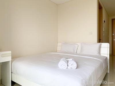 Nice and Comfort Studio at Sedayu City Suites Kelapa Gading Apartment By Travelio