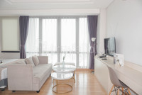 Apartemen Capitol Suites - Comfortable Studio Room at Capitol Suites Apartment By Travelio