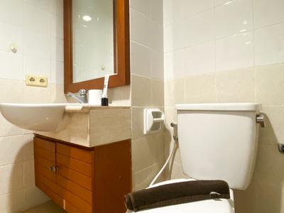 Apartemen Batavia Benhil - Good Deal and Comfortable 2BR Batavia Benhil Apartment By Travelio