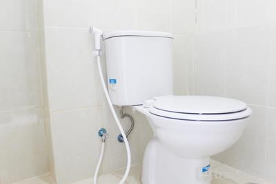 Apartemen Green Lake View - Studio Unfurnished at 5th Floor with AC Green Lake View Apartment By Travelio