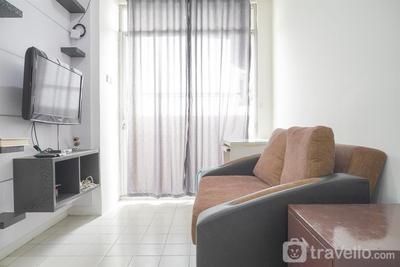 Simple and Comfy 1BR Permata Eksekutif Apartment By Travelio