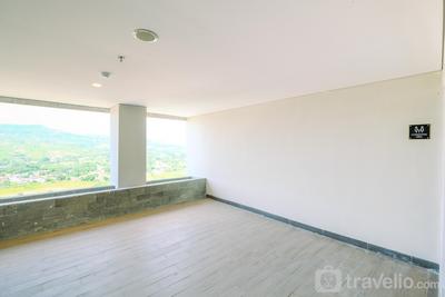 Apartemen LRT City Sentul - Royal Sentul Park - Cozy Living Studio Room Royal Sentul Park Apartment By Travelio