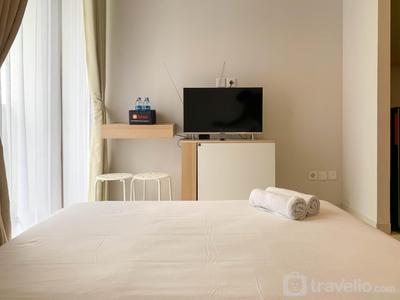 Apartemen Taman Anggrek Residence - Nice and Elegant Studio Apartment at 31th Floor Taman Anggrek Residence By Travelio